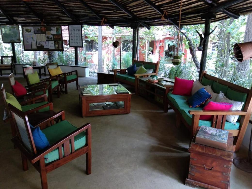 Kanha Jungle Lodge Dhanwār Eksteriør billede